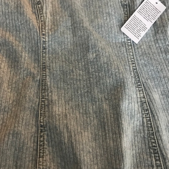 New with tags GUESS dress - Picture 4 of 5